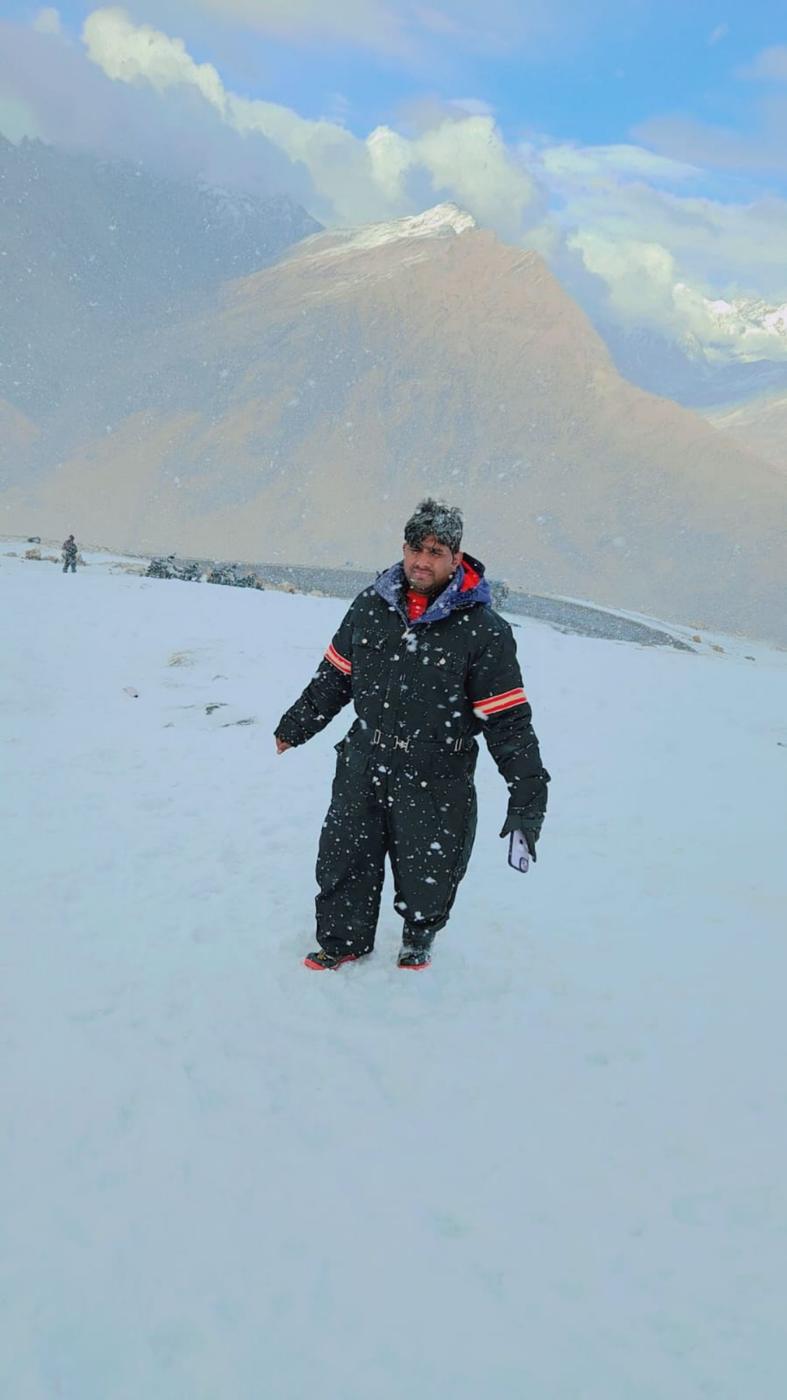 Snowfall moment on an Anaya Himalayan journey